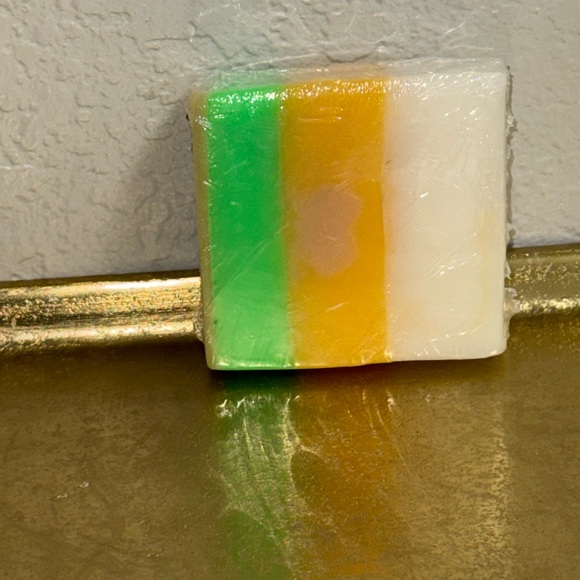 Irish Fling handcrafted  goat milk Soap bar - Picture 2 of 5